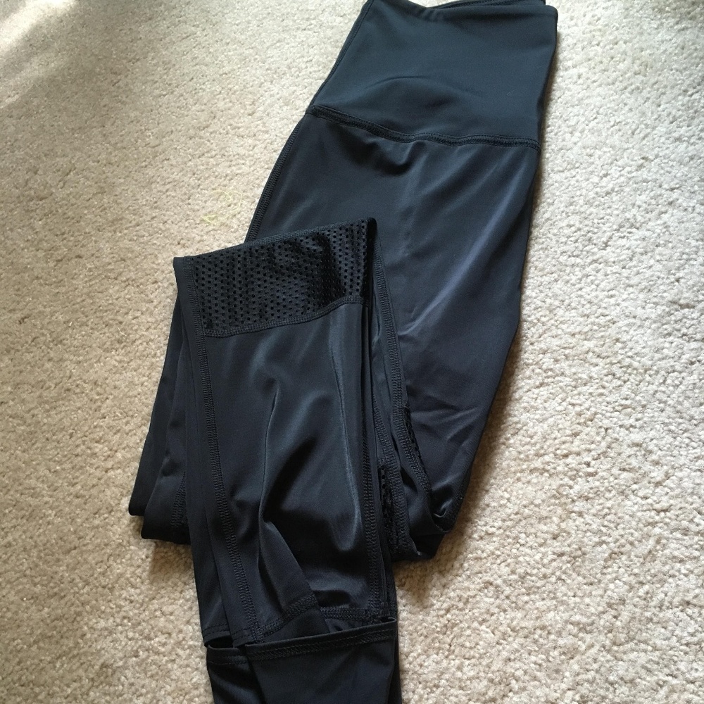 NWT Beyond Yoga Black Leggings with Mesh Detail